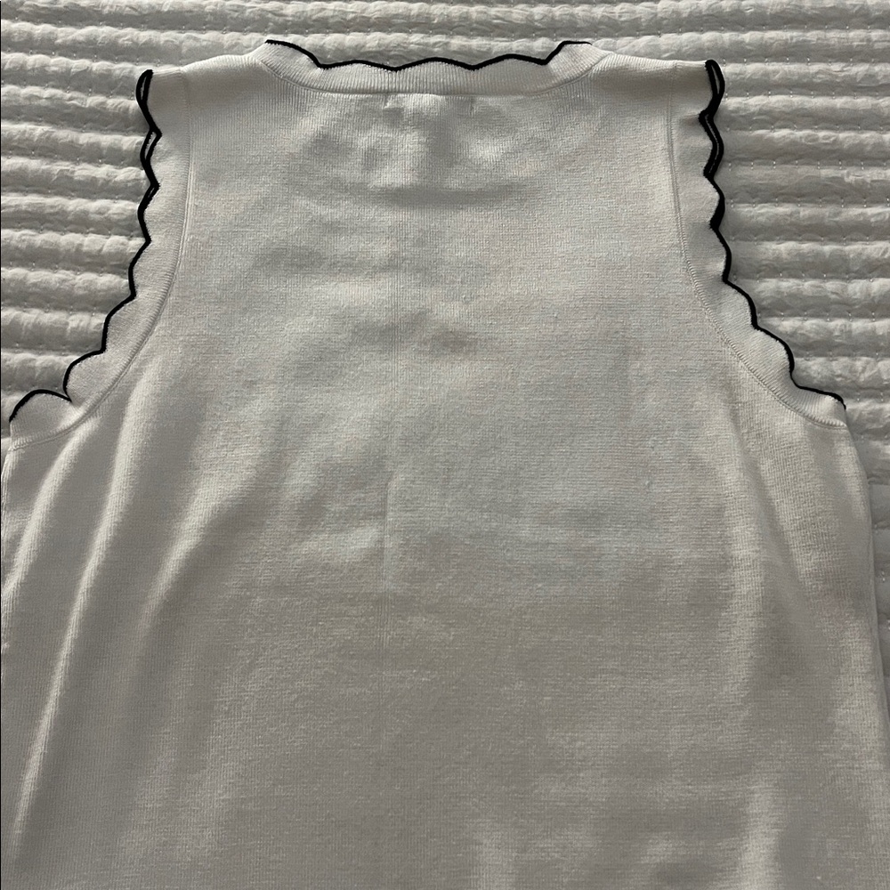 Women’s Cable & Gauge sleeveless sweater - Picture 4 of 5